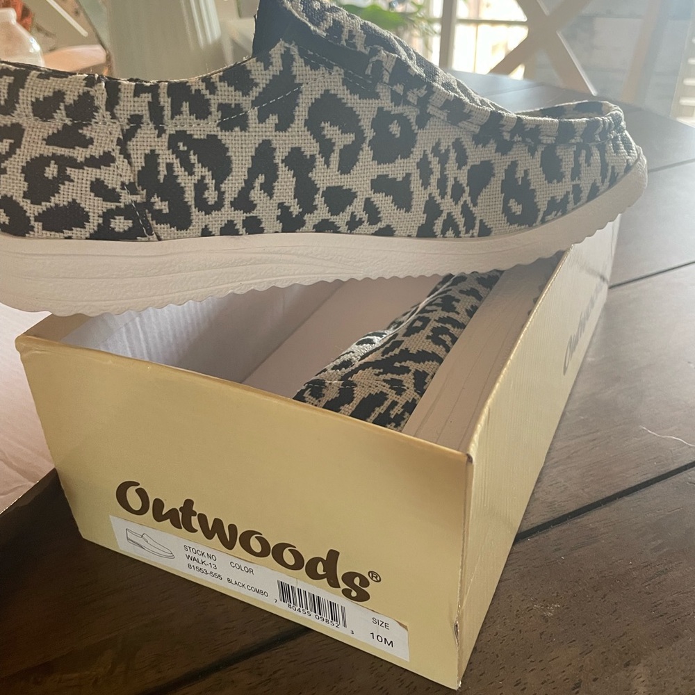 Casual, New, slip on cheetah print Womens shoes